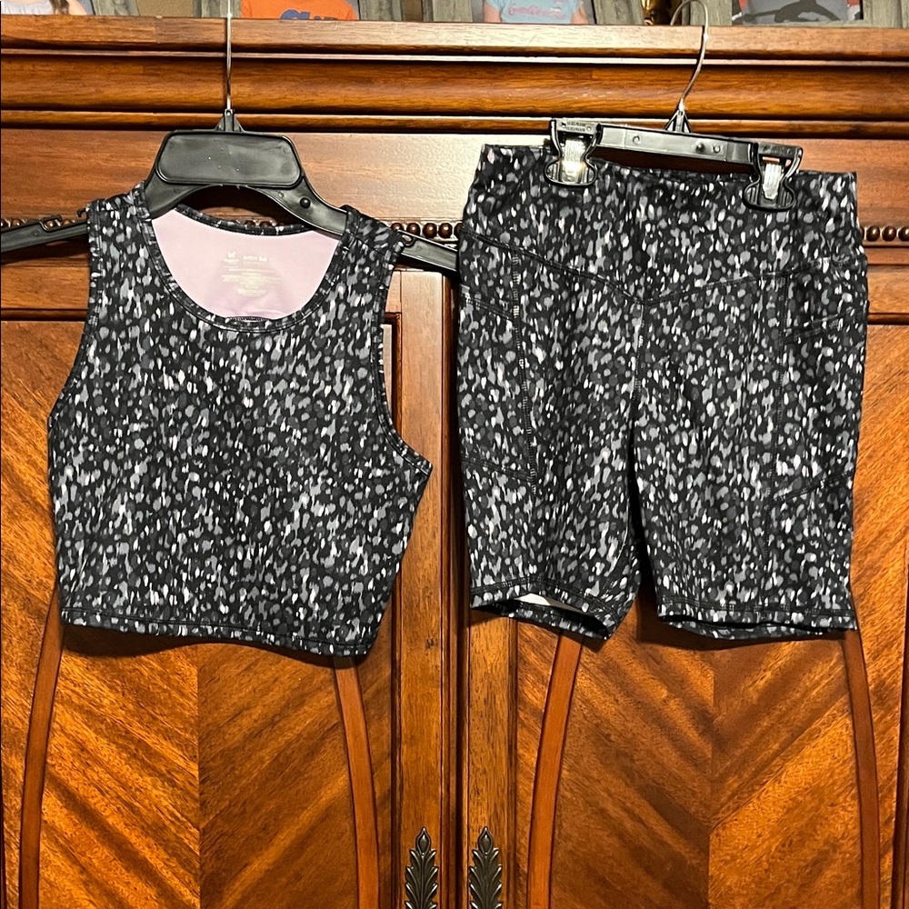 Member’s Mark Girl’s Black and Lavender Speckled Athletic Two-Piece Set